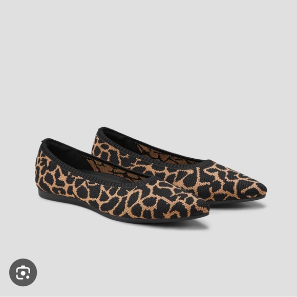 Vivaia Women's Leopard Print Flats, brand new. Retired pattern - Picture 2 of 3